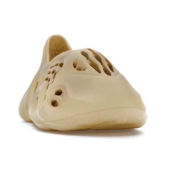 NIB ADIDAS MEN'S YEEZY FOAM RUNNER DESERT SAND SIZE 9 STYLE GW3354 SOLD OUT! - Picture 4 of 13